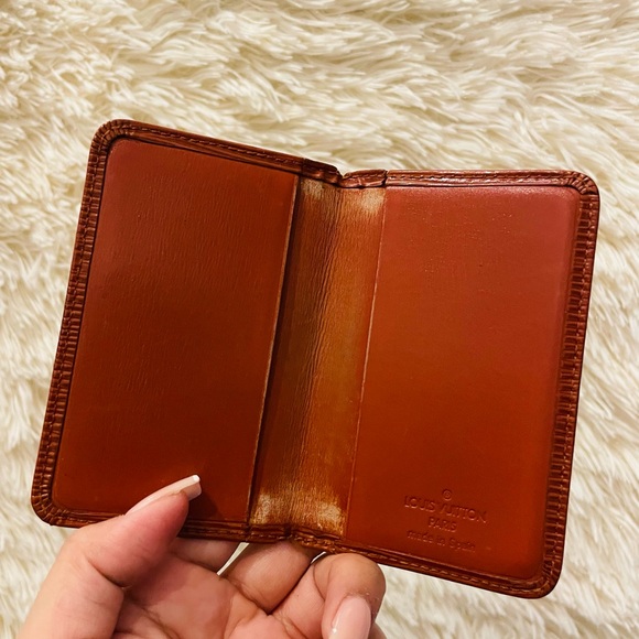 Authentic LV card holder - Picture 2 of 4